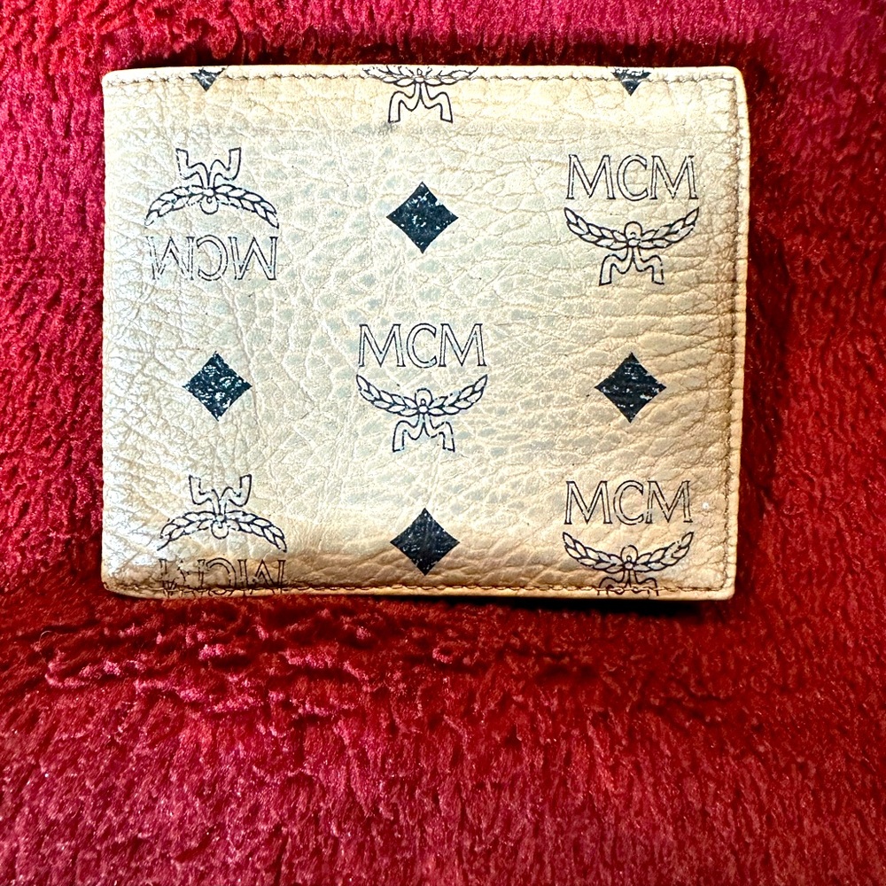 MCM bifold wallet in good condition.